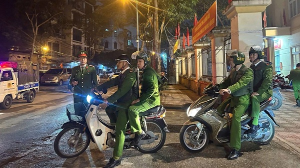 Hanoi Police deploy to ensure security and order to serve the 14th Congress. Photo: CAHN