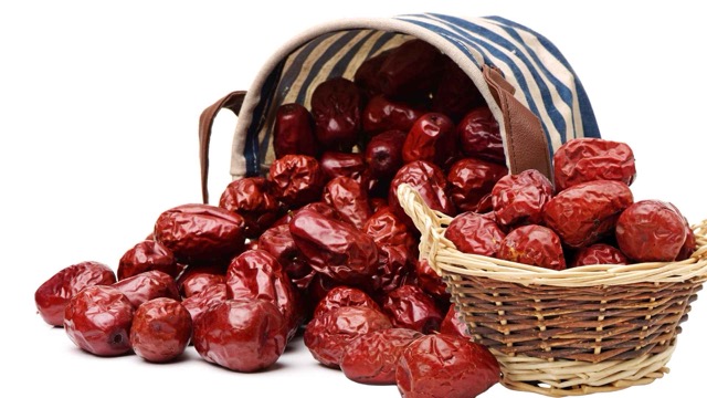 Red apples are a popular fruit, it is necessary to pay attention when eating to achieve good results. Graphic photo: Huong Son