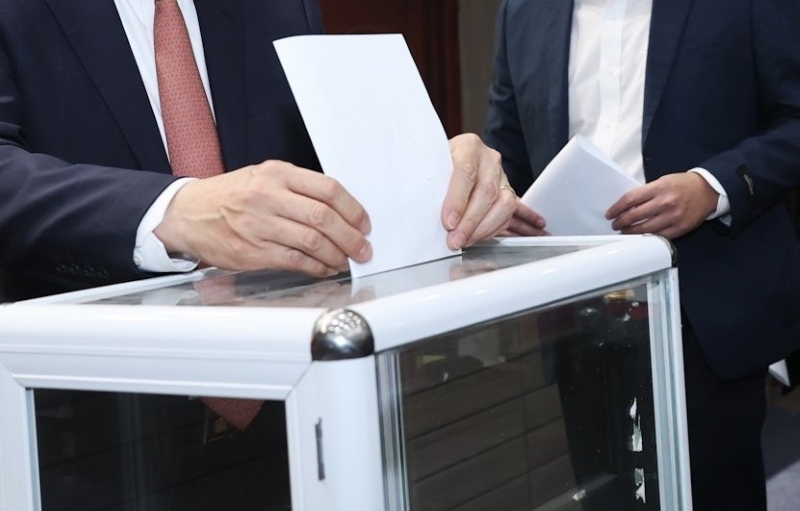 The Secretariat requests to thoroughly handle the remaining violations in personnel work in the past time. Photo: VGP