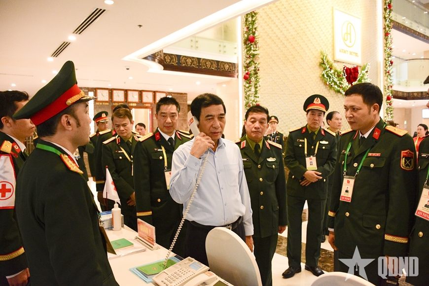 General Phan Van Giang inspects the preparation of meals and accommodation for delegates attending the 14th Party Congress at the Military Hotel (Hanoi) and requests service work to absolutely not let any negligence occur. Photo: QDND