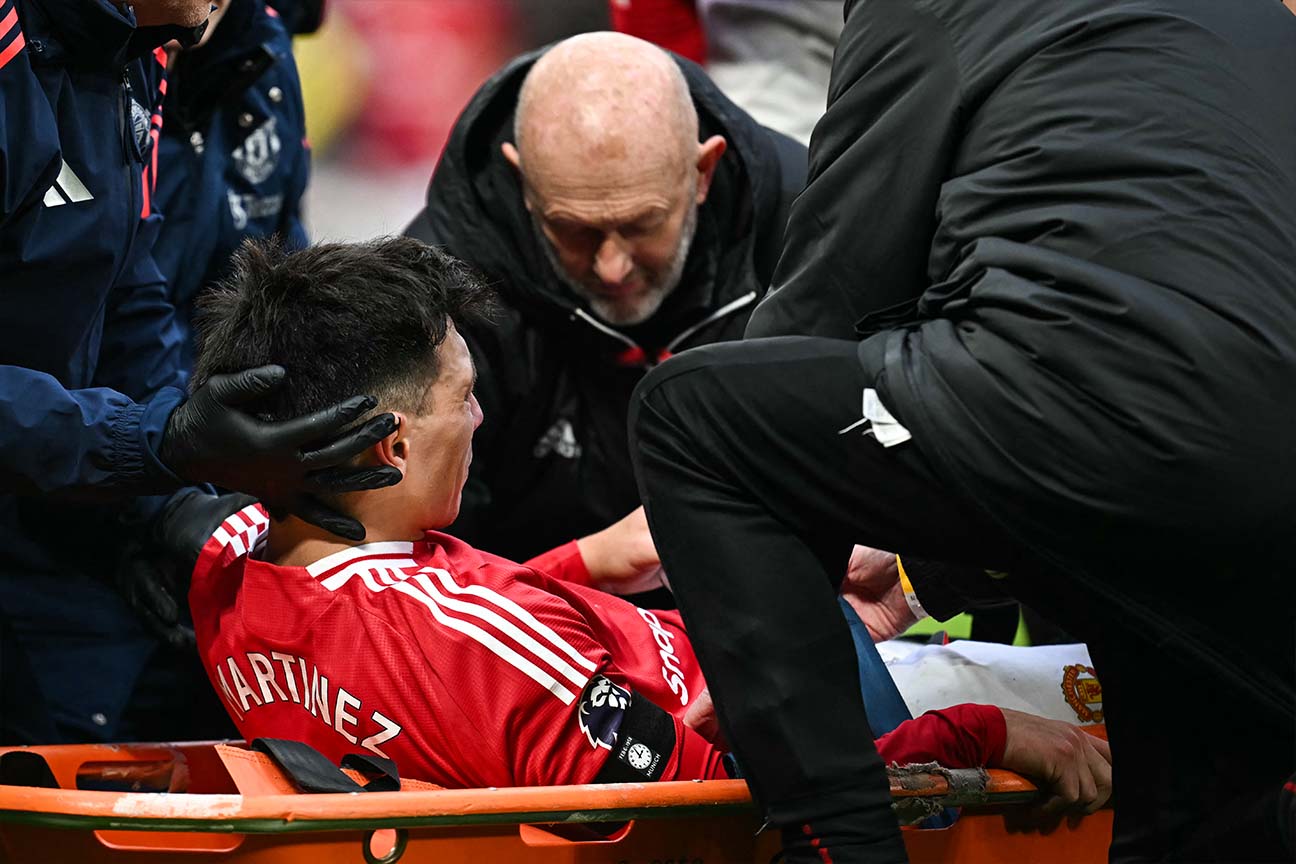 Lisandro Martinez da tro lai sau chan thuong. Anh: AFP