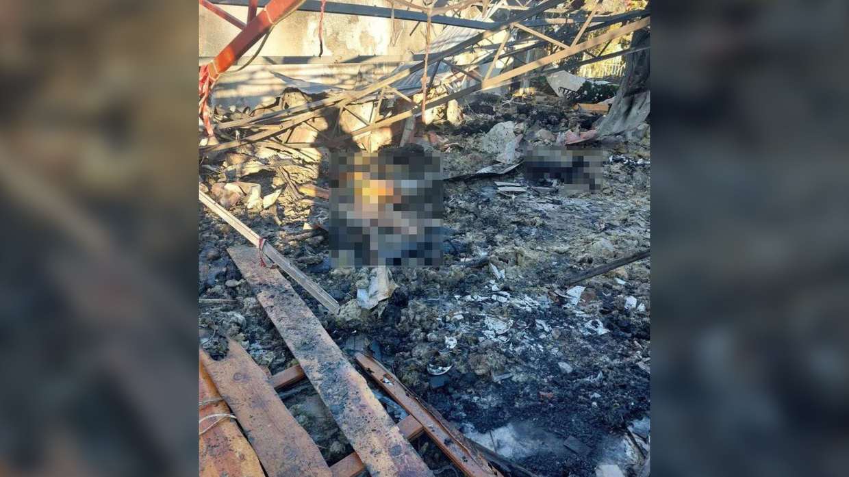 Hien truong vu tan cong cua Ukraina vao noi nguoi dan mung nam moi o Kherson. Anh: Van phong Thong doc tinh Kherson