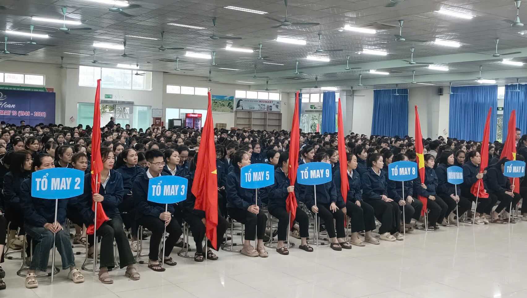 Garment workers at Ha Quang Garment Enterprise are determined to overcome difficulties and improve their lives. Photo: Thanh Trung