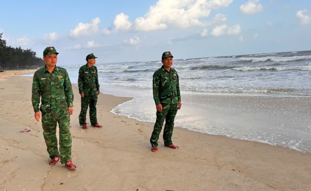 Luc luong bien phong to chuc tim kiem ngu dan mat tich. Anh: Bien phong Cua Viet