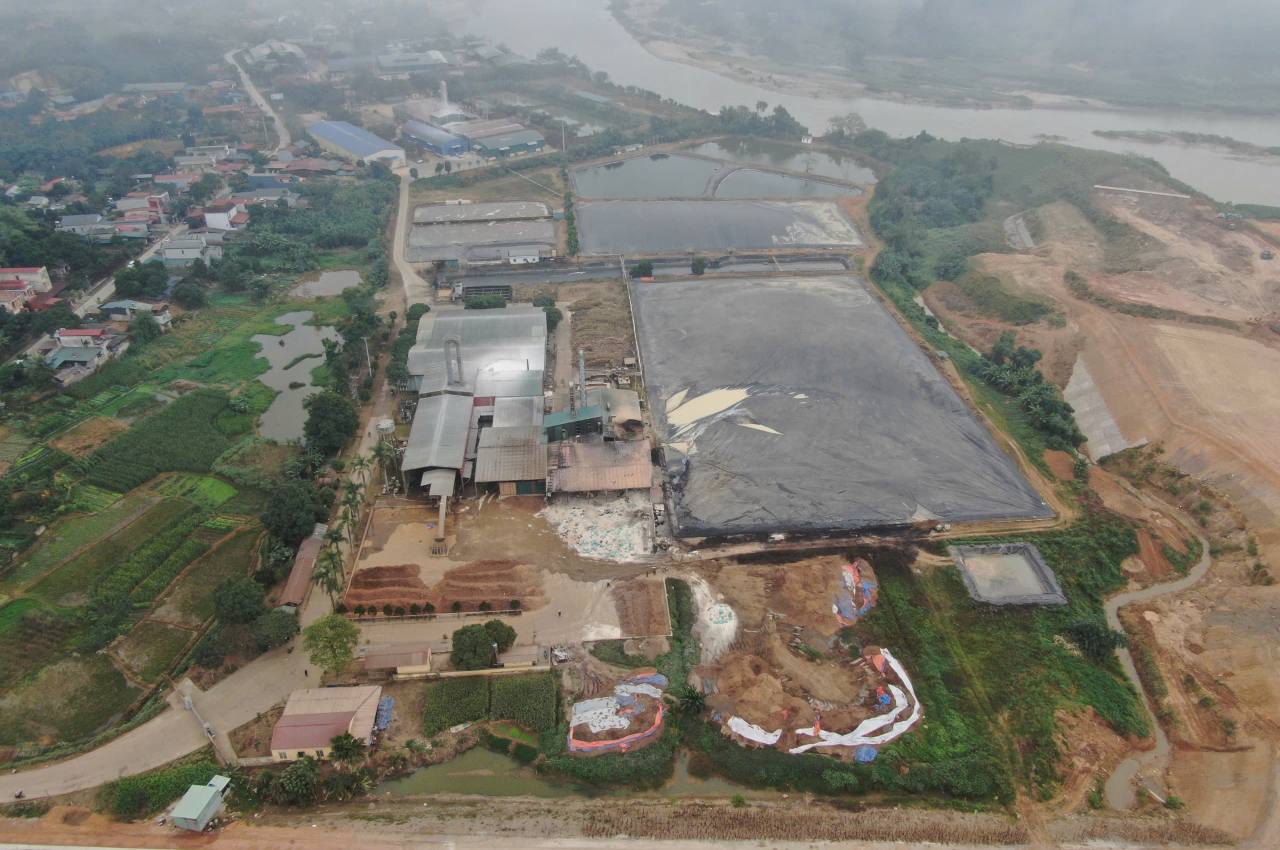 화재로 인해 약 9천만 동의 피해가 발생했습니다. 사진: 반득.