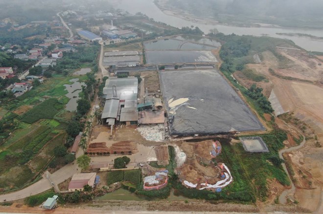 Cháy nhà máy sắn trong đêm ở Lào Cai