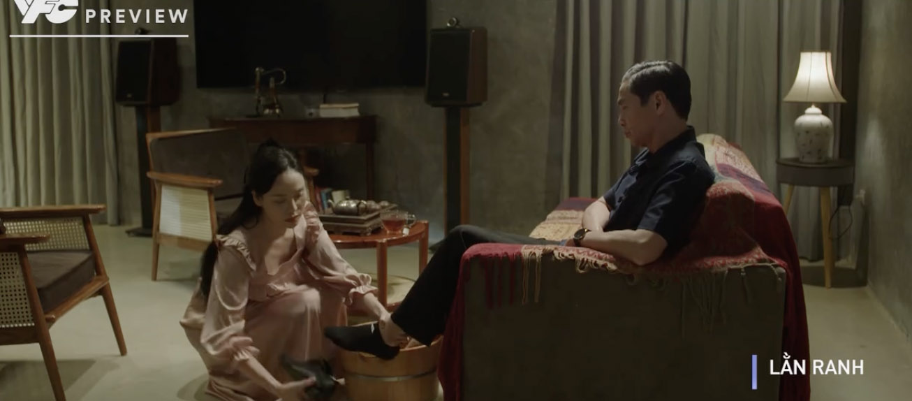 Trinh nung niu voi ong Sach. Anh: VFC. 