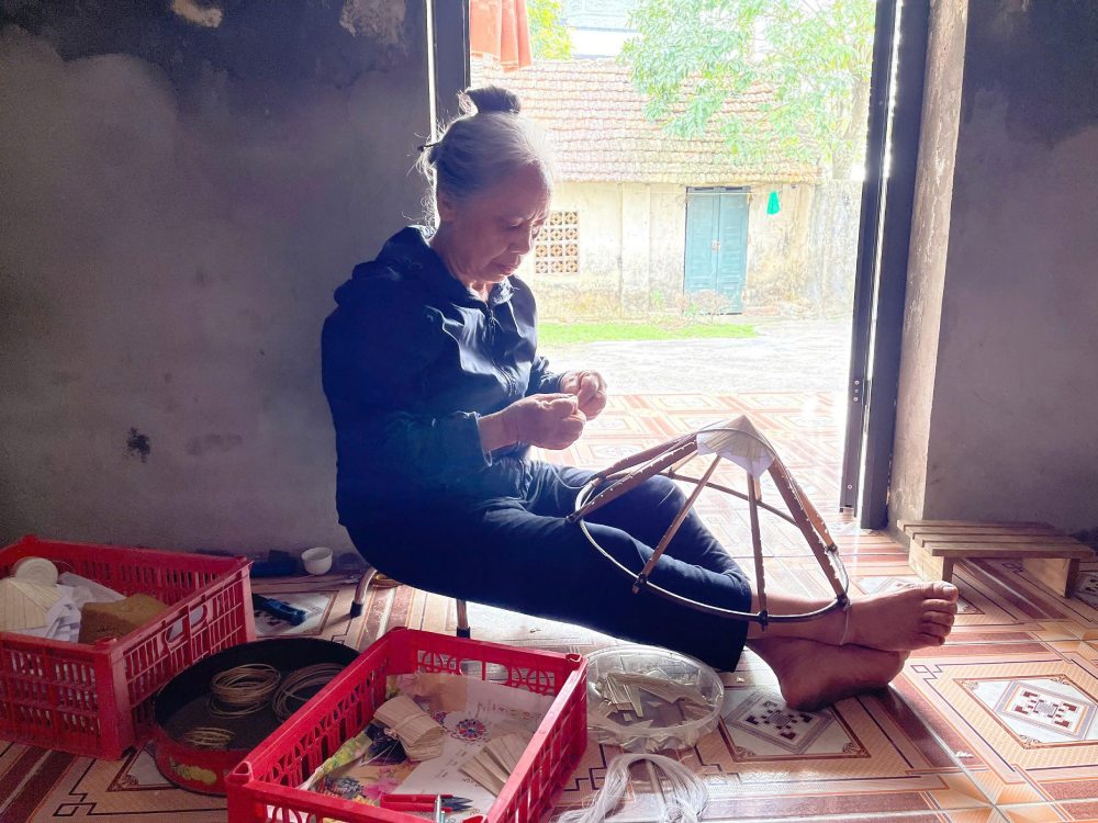 At 70 years old, the lonely woman lives lonely, without a place to lean on, without relatives... Photo: Quynh Chi