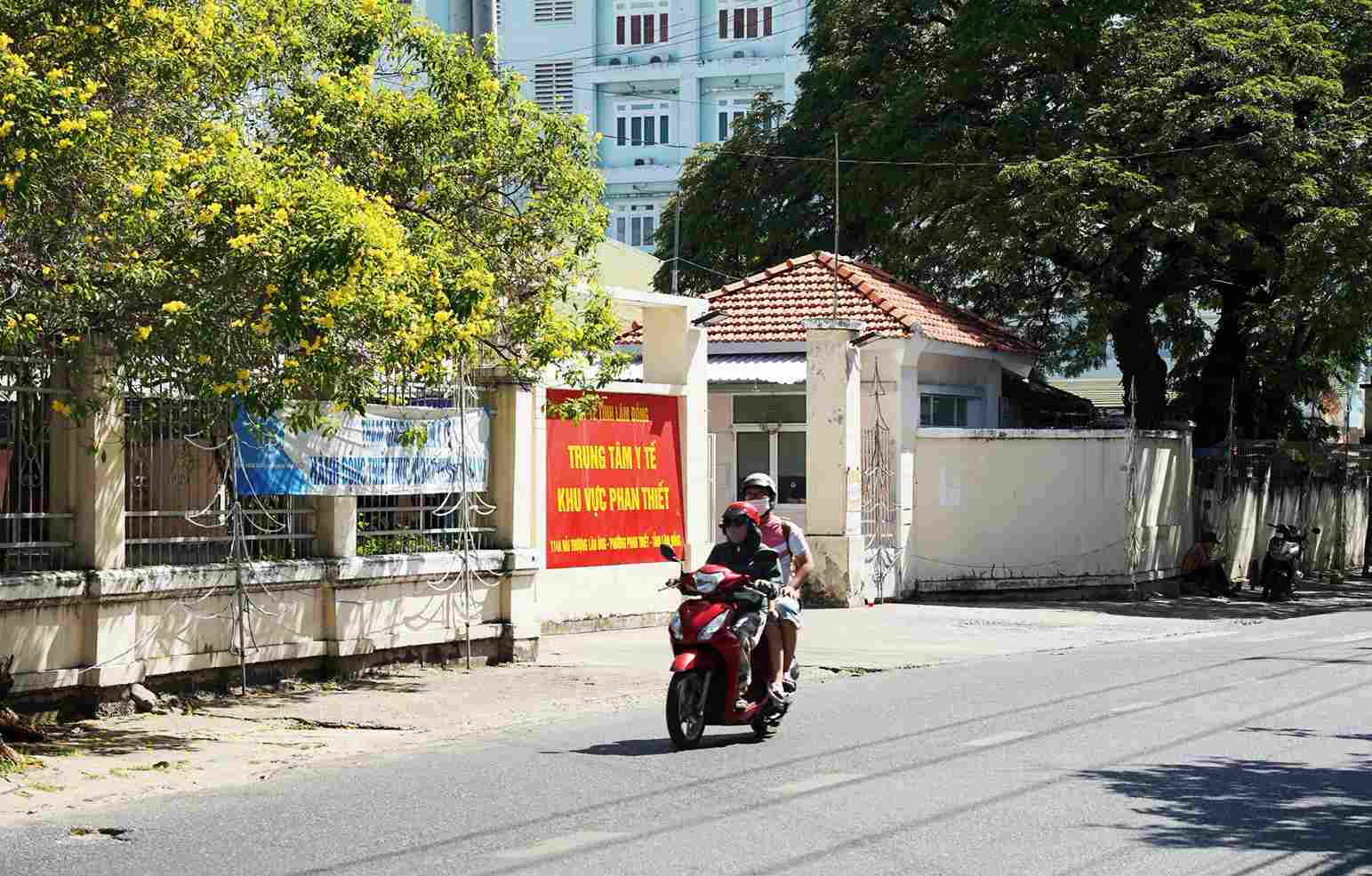 Trung tam Y te khu vuc Phan Thiet (Binh Thuan cu) dang no cong hon 55,1 ti dong. Anh: Phuc Khanh 