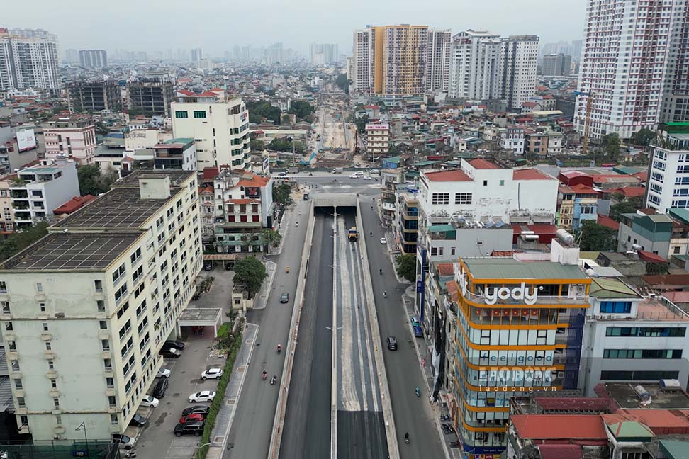 Ham chui Kim Dong - Giai Phong duoc thiet ke voi bon lan xe co gioi. Cung voi do, du an duong Vanh dai 2,5 doan Dam Hong - Quoc lo 1A cung dang duoc trien khai. Khi cac cong trinh nay hoan thanh va dua vao khai thac dong bo, se gop phan giam un tac, nang cao nang luc luu thong va tang cuong ket noi tai cua ngo Thu do.