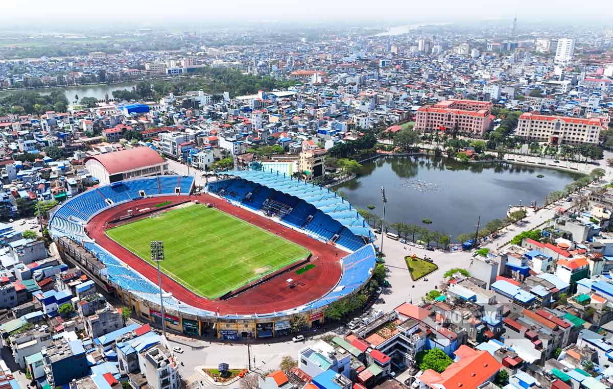 Tru so moi cua UBND phuong Nam Dinh co vi tri ngay gan san van dong Thien Truong va tuyen duong Vo Nguyen Giap truc tiep voi Quoc lo 10. Anh: Luong Ha