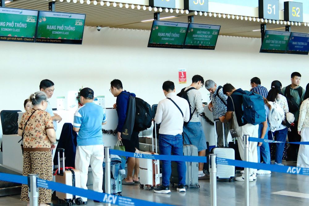 Nha ga T3, San bay Tan Son Nhat thong thoang. Ảnh: Anh Tu 