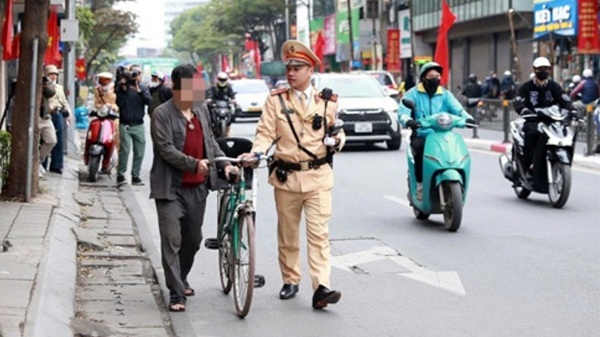 There are cases of cycling violating alcohol concentration at level 2. Photo: Traffic Police