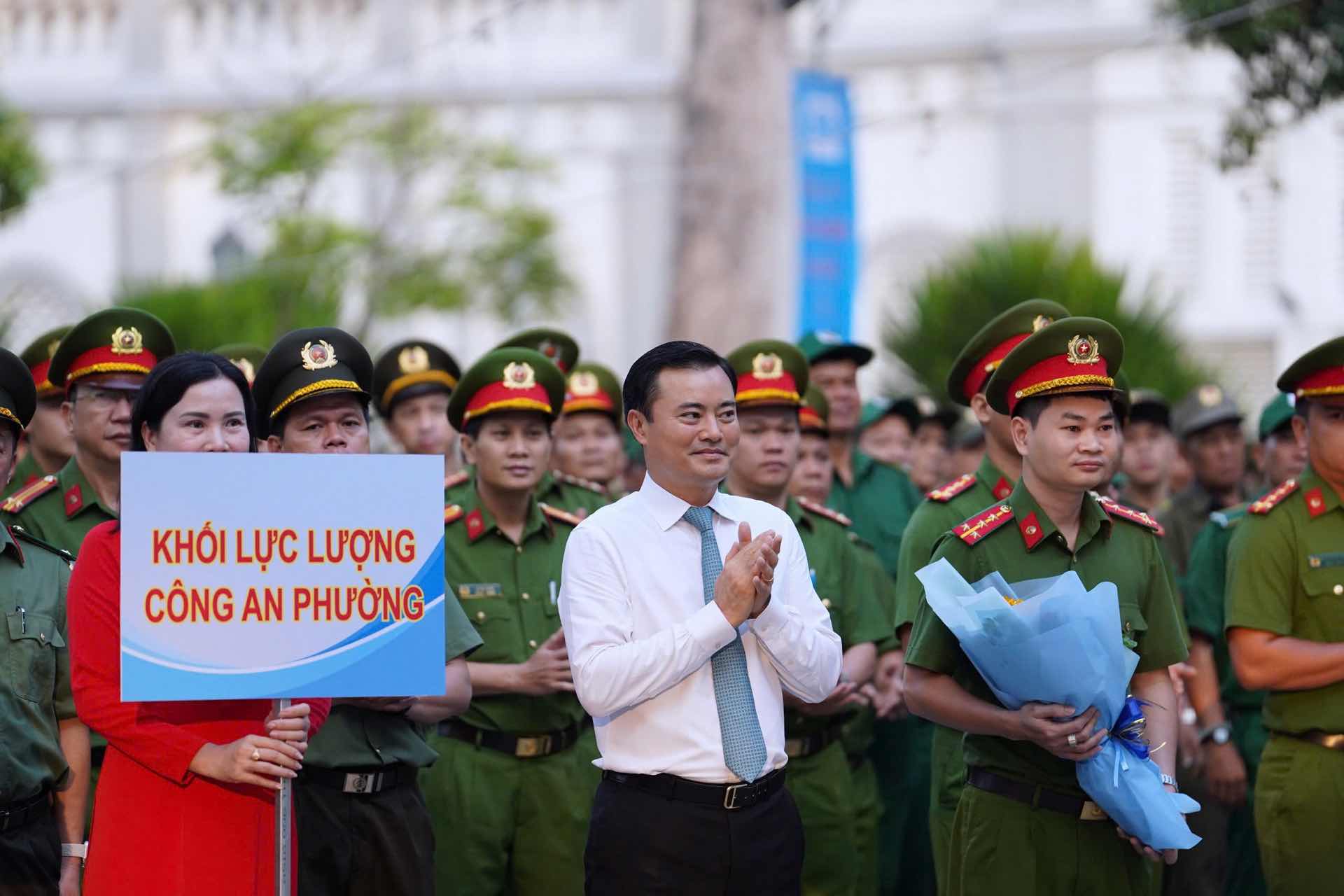 Vice Chairman of Ho Chi Minh City People's Committee Bui Xuan Cuong at the launching ceremony to restore order on roads and sidewalks Photo: Minh Tam