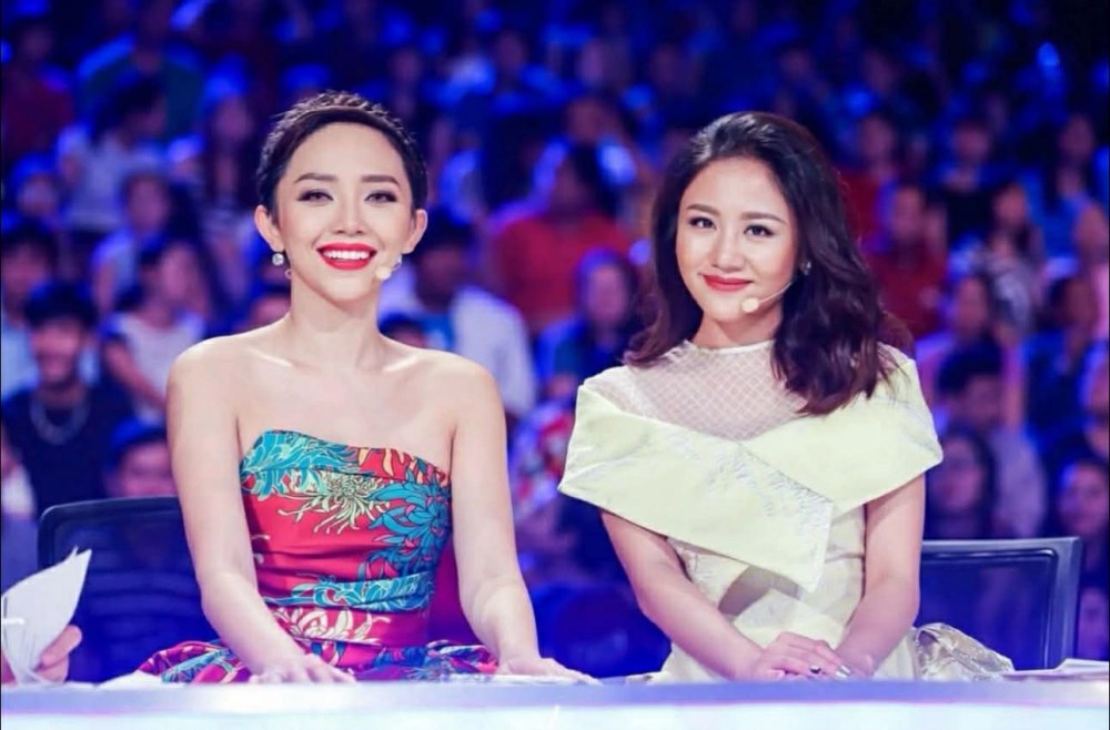 Ca si Toc Tien va Van Mai Huong 10 nam truoc. Anh: NVCC.