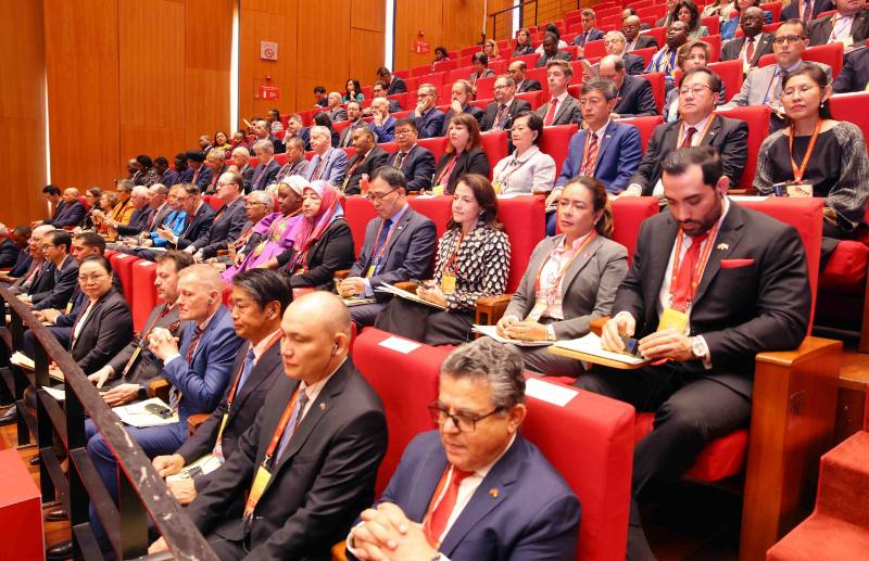 제14차 당 대회 개막식에 참석한 국제 대표단. 사진: TTXVN