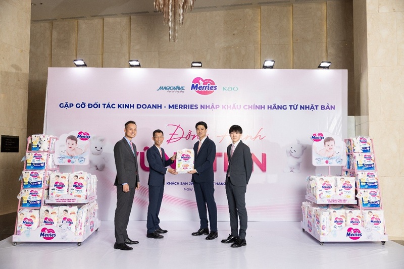 Merries la san pham chat luong chuan quoc te, duoc Magicwave va Kao Corporation hop tac phan phoi tai thi truong Viet Nam. Anh:Magicwave