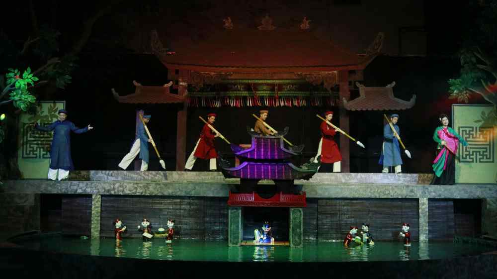 Cac chuong trinh duoc to chuc voi nhieu loai hinh nghe thuat khac nhau. Anh: Ban To chuc