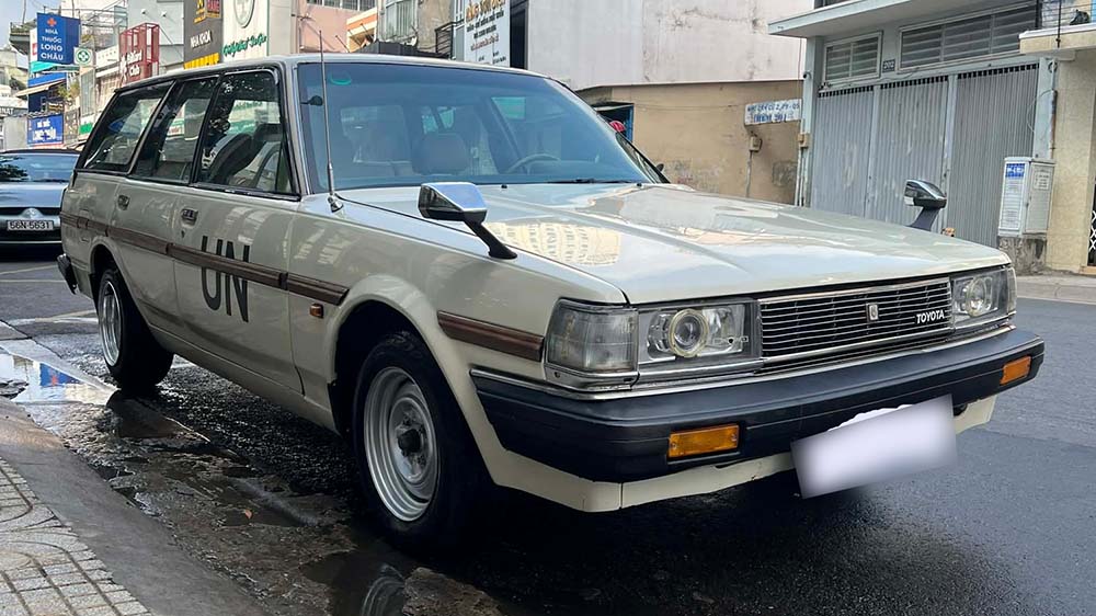 The Toyota Cressida Wagon X70 generation with a rare classic design appears in the collection of a car collector in Vietnam. Photo: Liem Nguyen