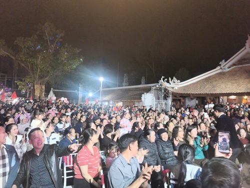 Huu Bang thuc cung U23 Viet Nam. Anh: Minh Hanh 