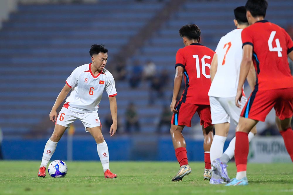 Midfielder Thai Son is the number 1 choice in midfield in the AFC U23 Championship semi-final. Photo: Minh Dan