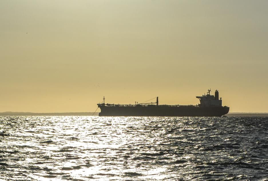 Mot tau cho dau o Lake Maracaibo, bang Zulia, Venezuela, ngay 23.12.2025. Anh: Xinhua