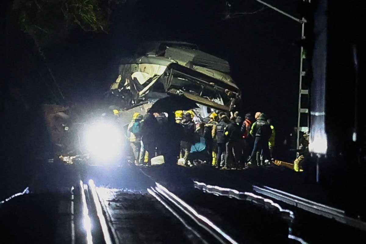 Scene of the passenger train accident near Barcelona (Spain), January 20th. Photo: AFP
