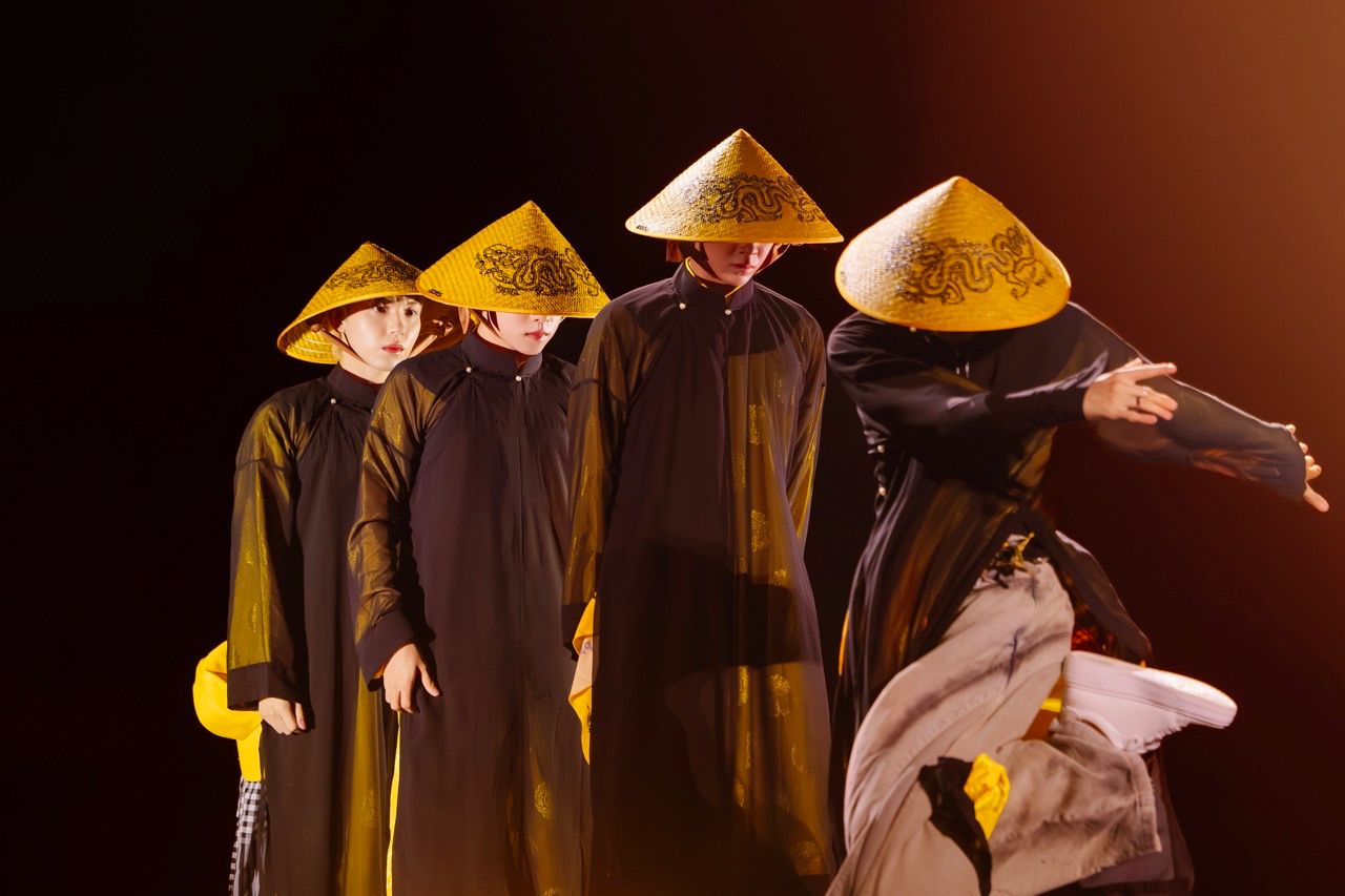 Cac tiet muc cua nhung tan binh. Anh: Yeah1.