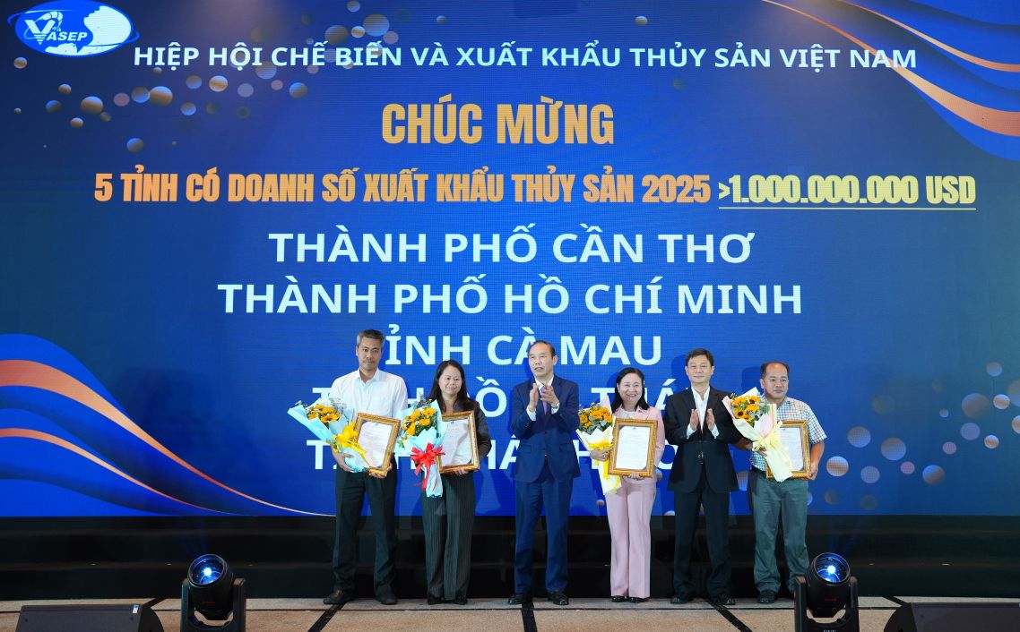 VASEP congratulates the top 5 localities with the highest seafood export turnover in the country. Photo: Department of Agriculture and Environment of Can Tho City