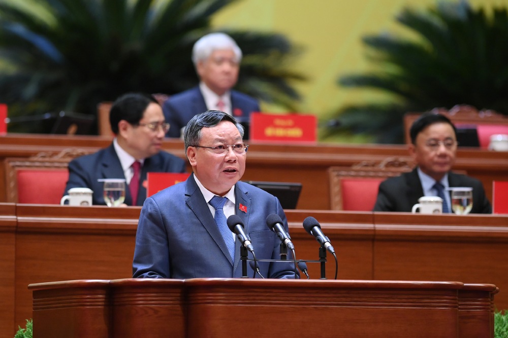 Standing Deputy Secretary of the Hanoi City Party Committee Nguyen Van Phong talks about 4 action commitments of the Hanoi City Party Committee. Photo: Pham Dong