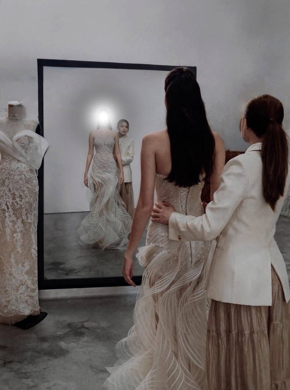 Hinh anh duoc cho la A hau Phuong Nhi thu vay cuoi. Anh: Cat tu video.