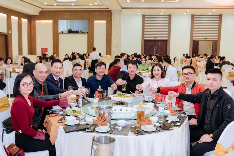 The year-end party is an opportunity to connect union members and workers, spread the spirit of sharing and accompanying at the end of the year. Photo: Nghe An Trade Union