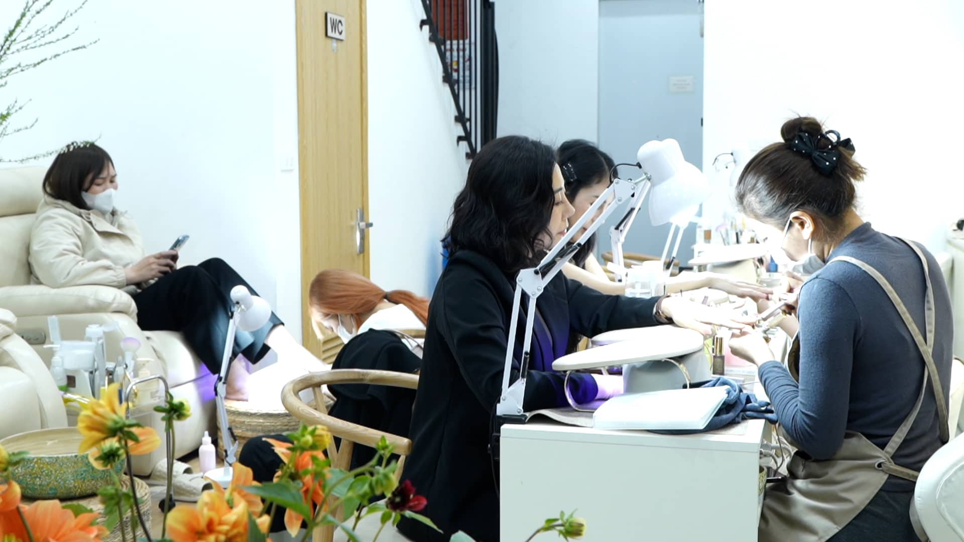 Tiem nail vao mua cao diem truoc Tet. Anh: Trang Anh