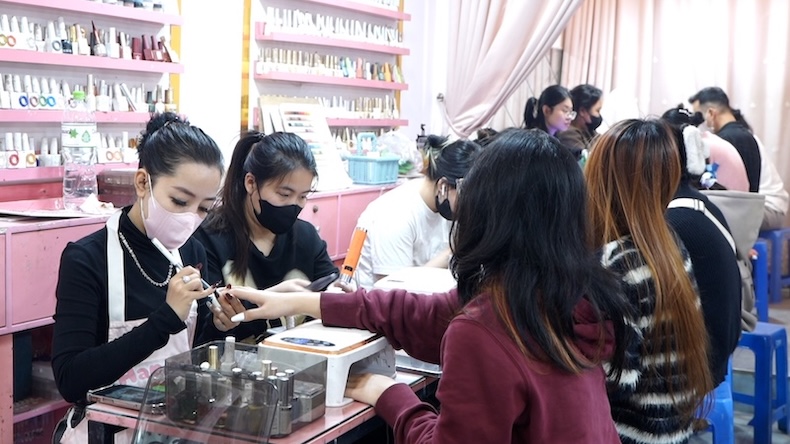 Suggested Tet nail designs suitable for going out, taking photos and spring travel. Photo: Huyen Trang