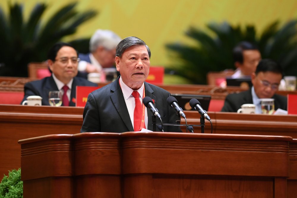 Member of the Party Central Committee, Standing Deputy Chairman of the Central Inspection Committee Tran Van Ron presents a paper at the 14th Party Congress. Photo: Duy Linh