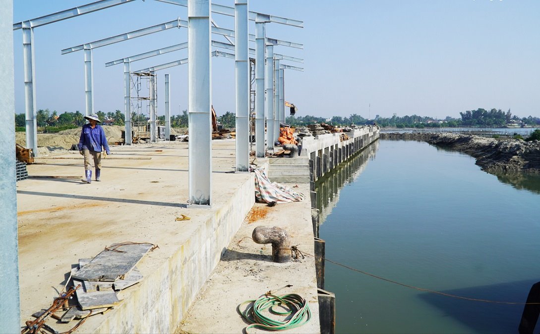 Nhieu doan thuoc hang muc ben cap tau cua du an da hoan thanh. Anh: Thanh Nhi