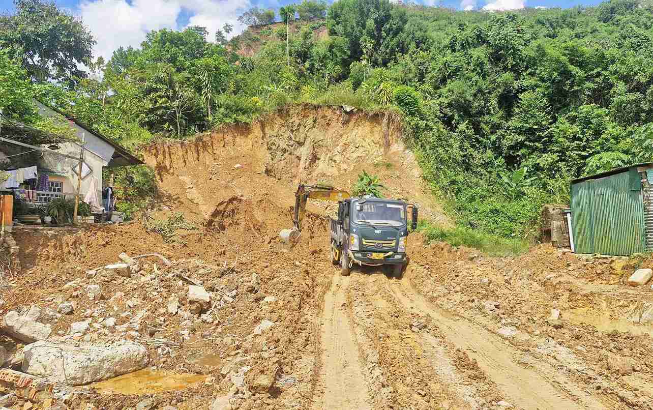 During the leveling process, surplus land had to be registered for mineral recovery. Photo: Phuc Khanh