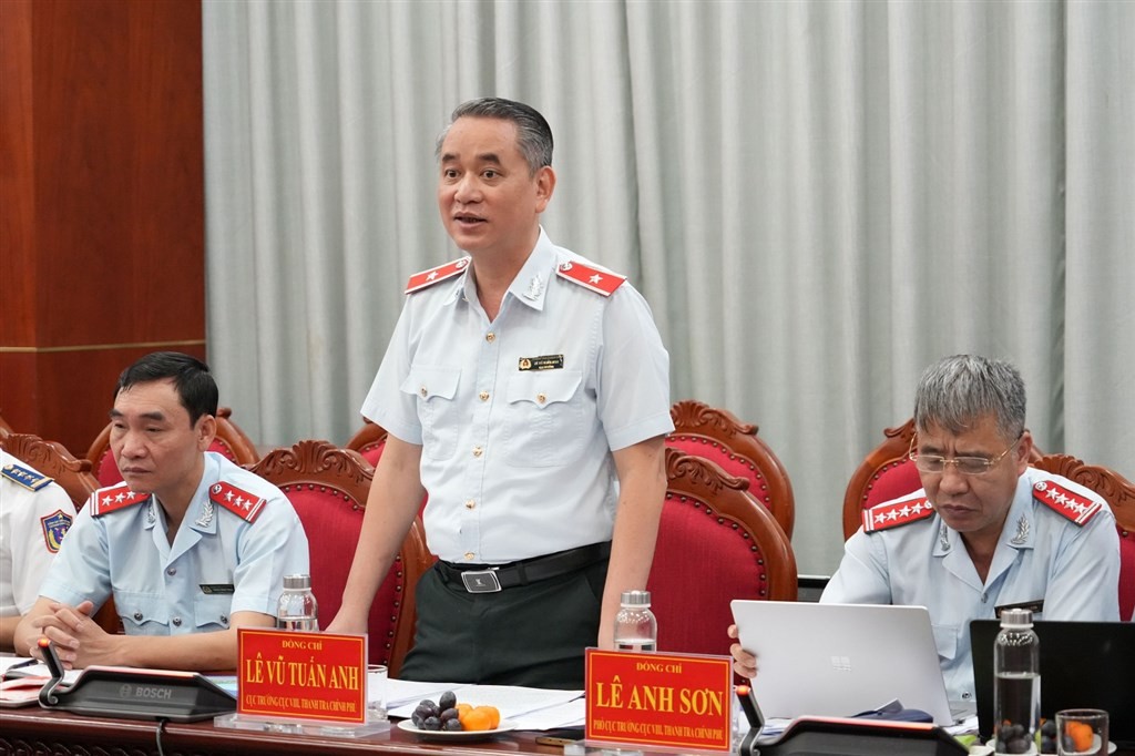 Director of Department VIII Le Vu Tuan Anh - head of the inspection team - spoke at the working session in Ca Mau on announcing the inspection decision. Photo: Kim Nhien