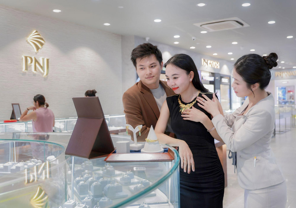 Revenue from PNJ's jewelry segment accounts for 80.6%. Photo: Tan Kiet