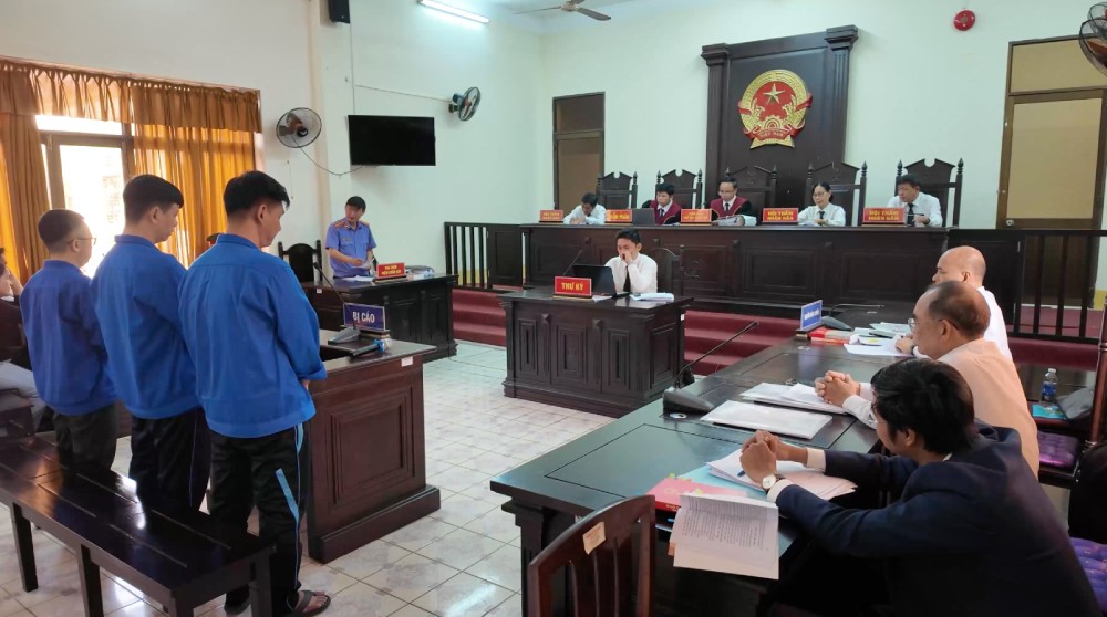 3 defendants sentenced to prison for fraud and appropriation of property.