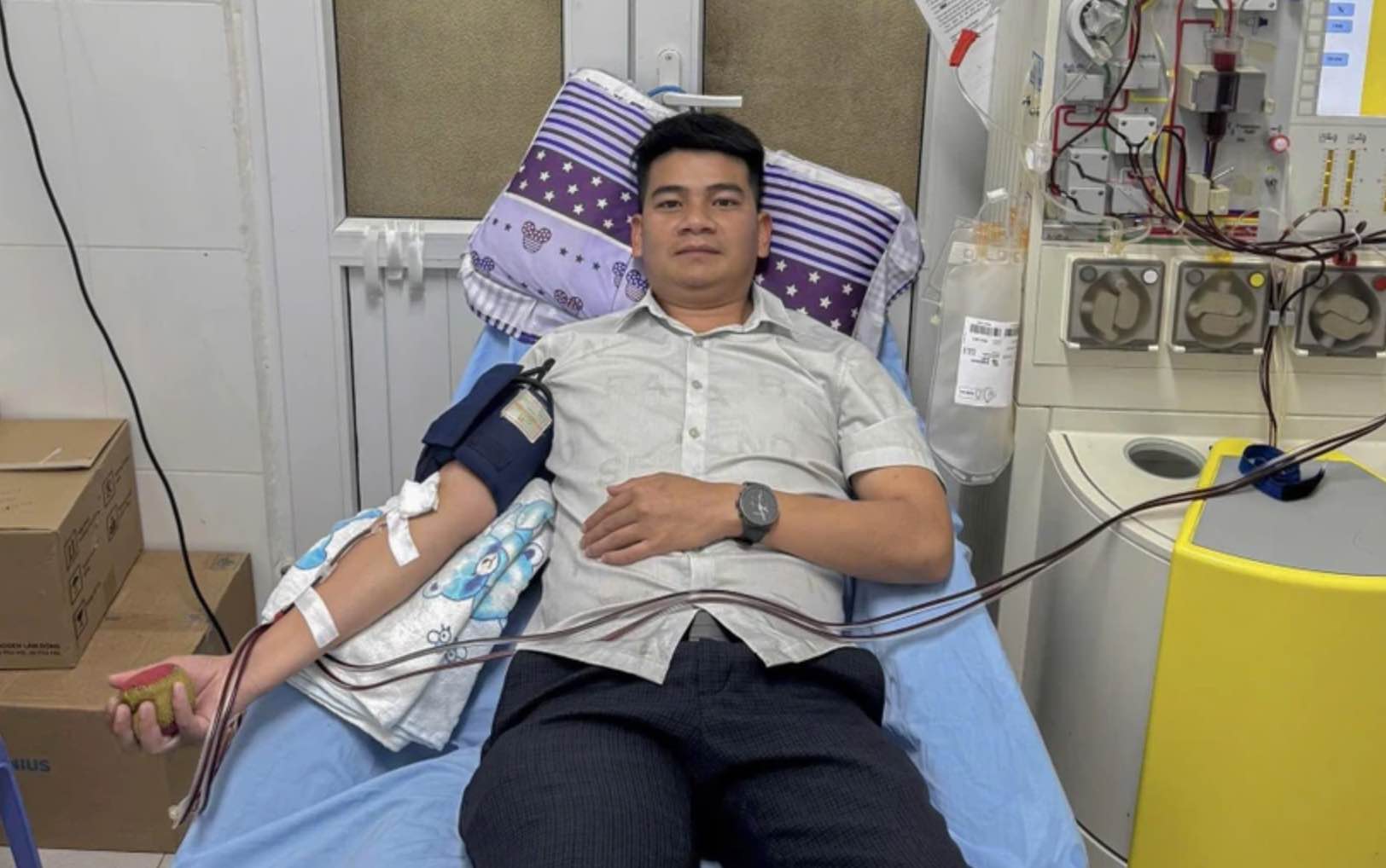 The pregnant woman has passed the critical condition after receiving platelets donated by a commune police officer. Photo: Police provided