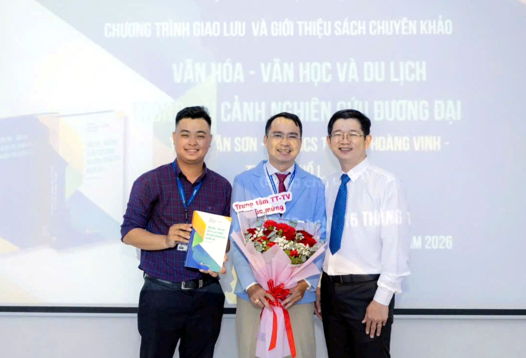 Nhom tac gia (tu phai sang): Ho Luu Phuc, Vo Van Son, Truong Hoang Vinh. Anh: NVCC