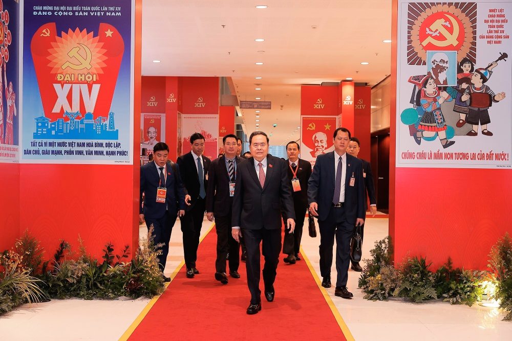 Uy vien Bo Chinh tri, Chu tich Quoc hoi Tran Thanh Man va cac dai bieu den du ngay lam viec chinh thuc thu ba Dai hoi XIV cua Dang. Anh: TTXVN