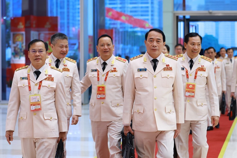 Doan dai bieu Dang bo Cong an Trung uong den du ngay lam viec chinh thuc thu ba Dai hoi XIV cua Dang. Anh: TTXVN