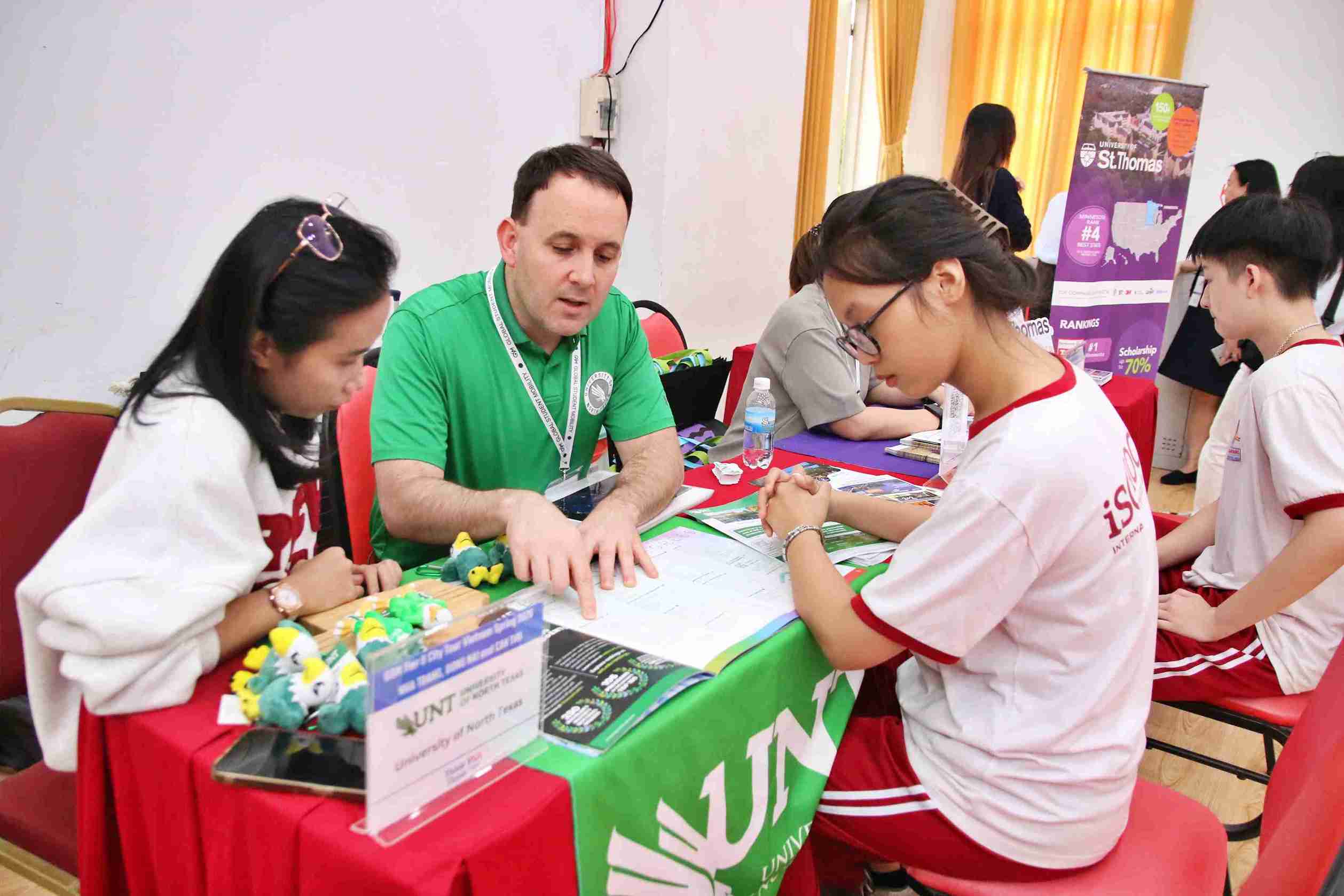 iSchool Nha Trang does not choose the path of development with short-term numbers, but chooses to create sustainable educational values, taking students as the center and school happiness as the foundation. Photo: Binh Quy