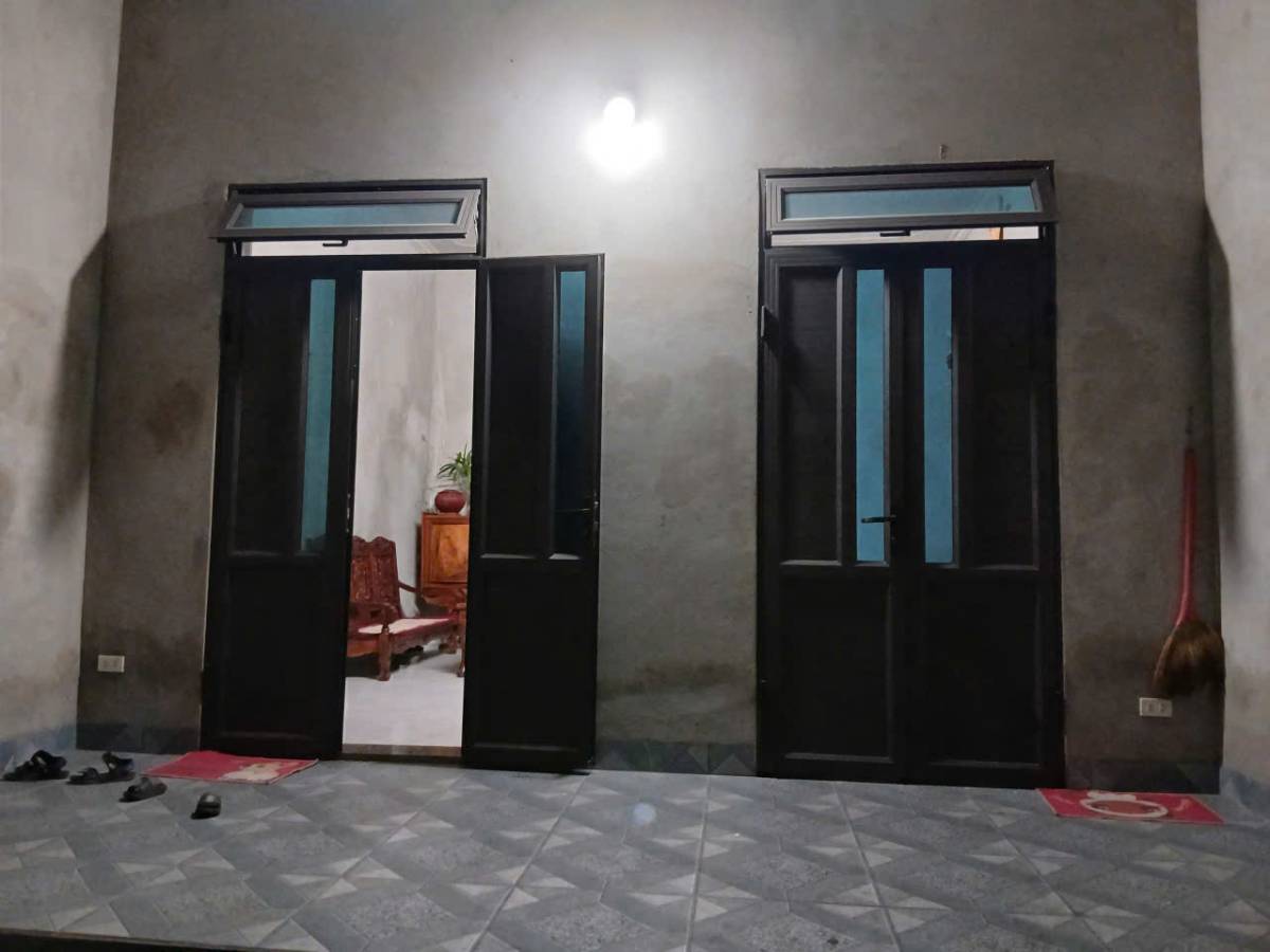 Ngoi nha xay tho chua duoc son cua gia dinh chi Duyen. Anh: Ha Anh