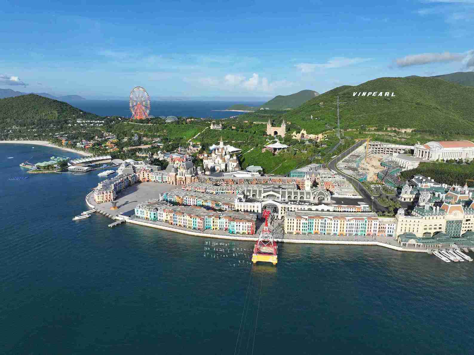 Overview of the resort in Nha Trang where the wedding ceremony of A hau Phuong Nhi and billionaire Pham Nhat Vuong's son was held. Photo: Chu Quang Minh