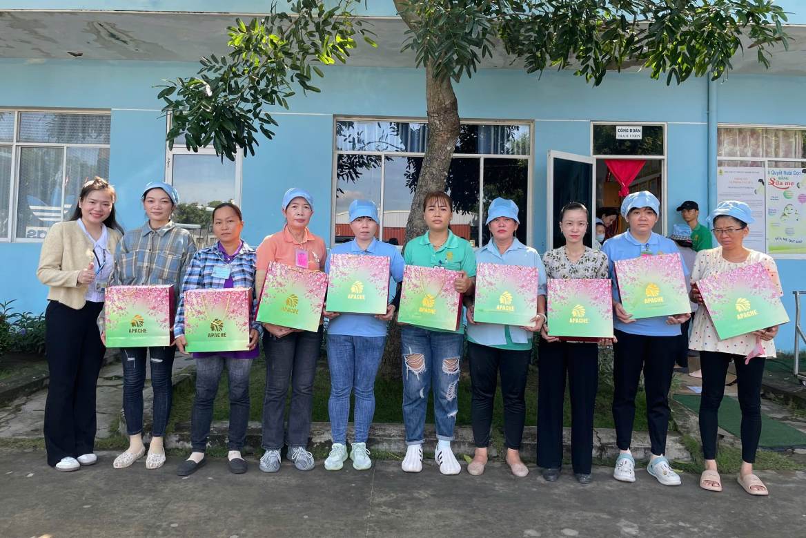 Primes du Tet et avantages sociaux complets pour aider les travailleurs de Dong Thap a celebrer le Tet en toute tranquillite d'esprit