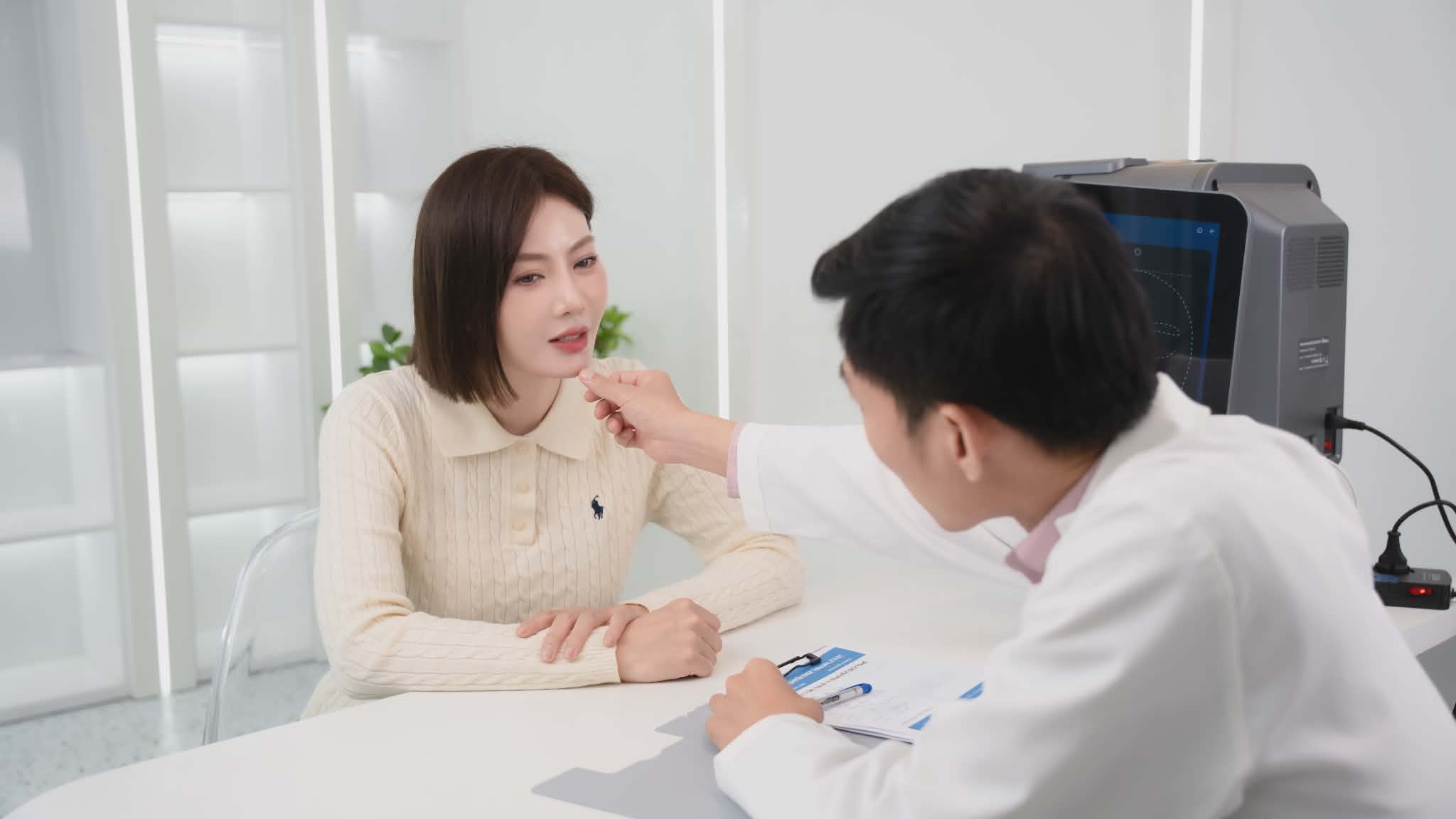 Actress Thanh Huong is excited to try her hand at beauty. Photo: Character provided