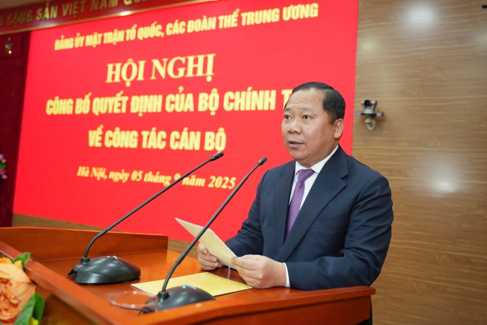 Dong chi Nguyen Phi Long. Anh: Huu Chanh